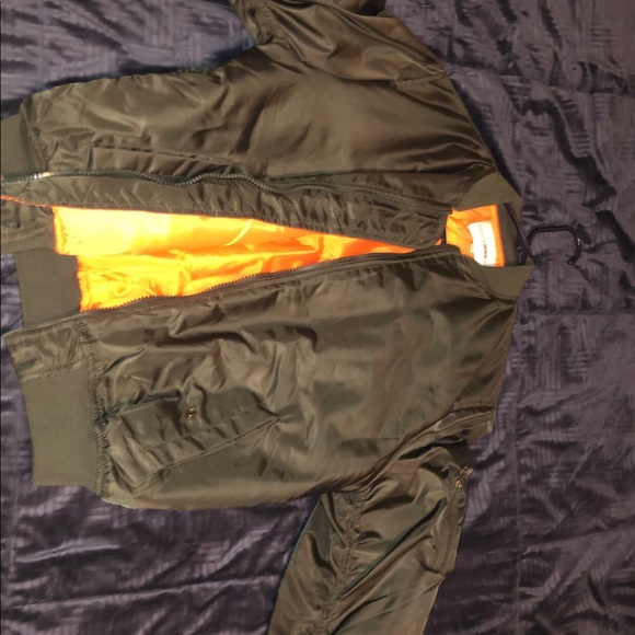 Olive Green thick windbreaker - Picture 1 of 1